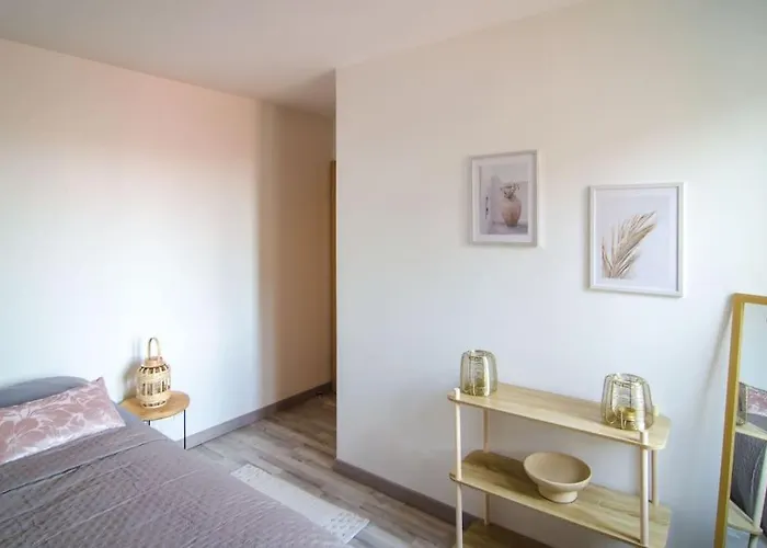 T2 A Deux Pas De La Celebre Place Stanislas *